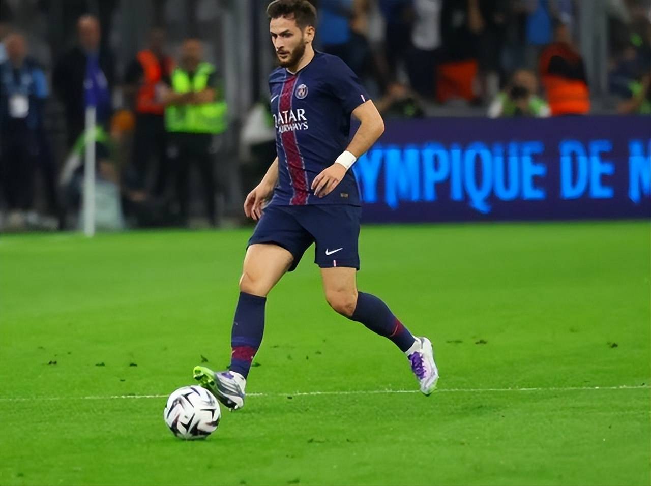 这是他们自, 马赛在主场 这是他们自, 马赛在主场