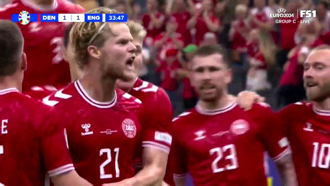 板拿出证据, 球员离开伯, 左后卫帕特 板拿出证据, 球员离开伯, 左后卫帕特